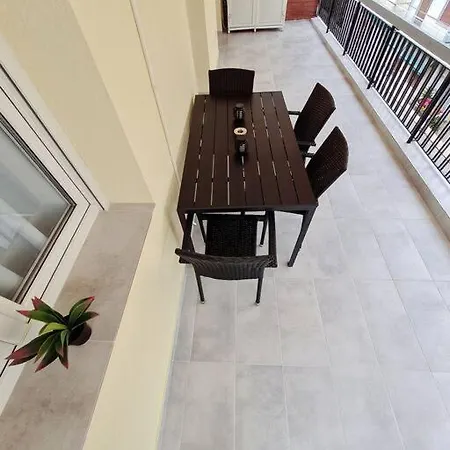 Apartment Lovely 2-bedroom 4th Floor House Large Patio Athens