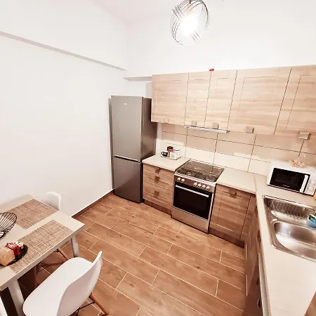 Lovely 2-bedroom 4th Floor House Large Patio *