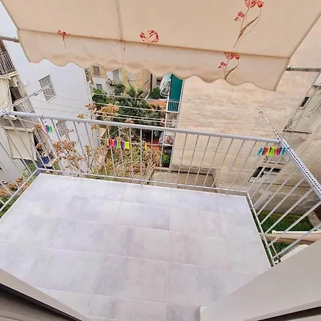 Apartment Lovely 2-bedroom 4th Floor House Large Patio