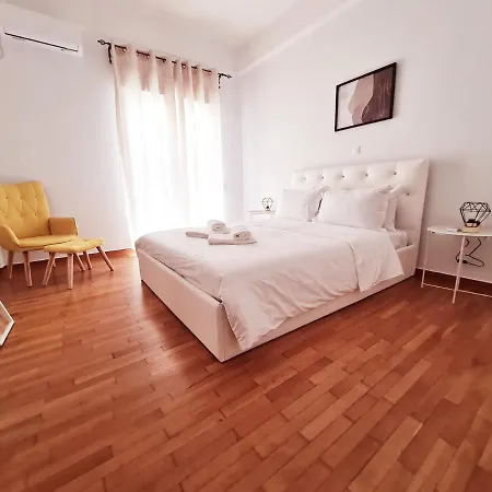 Lovely 2-bedroom 4th Floor House Large Patio Apartment Athens