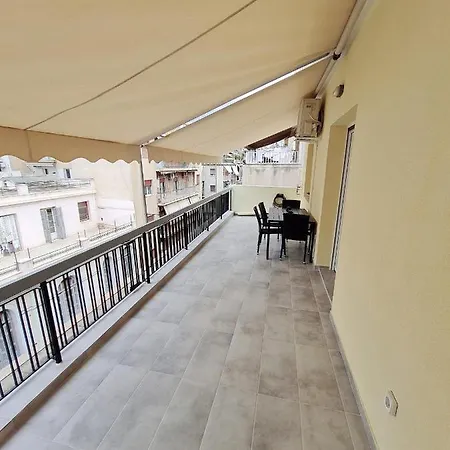 דירה Lovely 2-bedroom 4th Floor House Large Patio אתונה