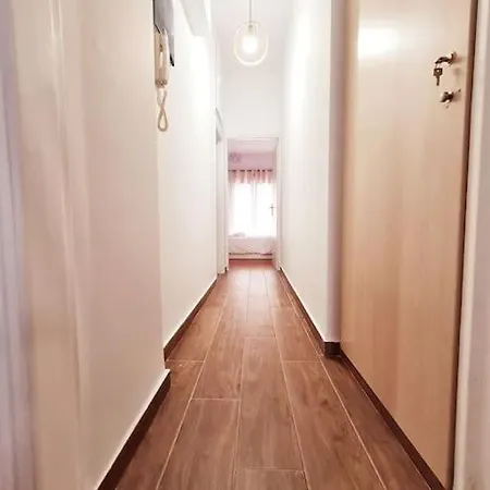 Lovely 2-bedroom 4th Floor House Large Patio * Athens