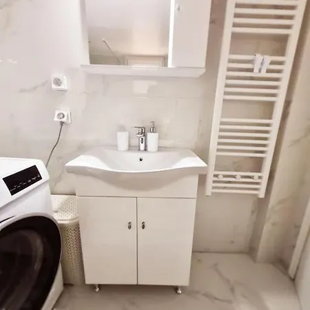 Lovely 2-bedroom 4th Floor House Large Patio * אתונה